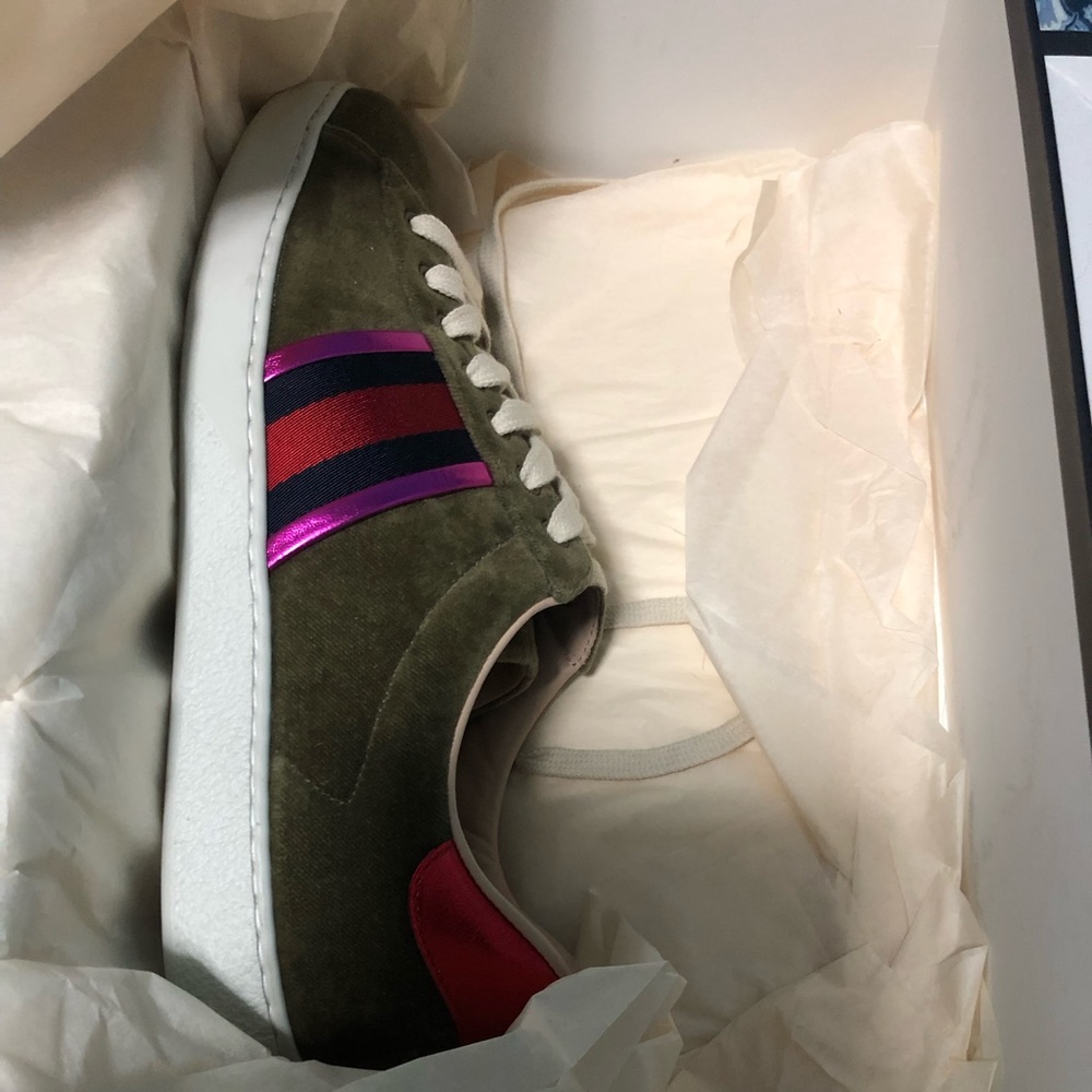 GUCCI SNEAKERS 8.5